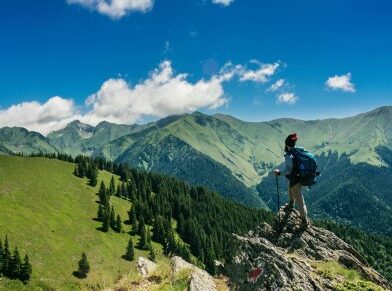 seattle-hiking-scaled-395x291